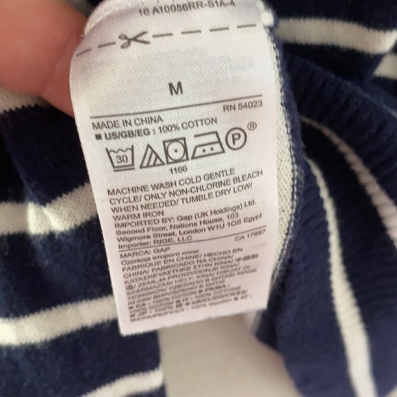 15:07  GAP Stripe Sweater (Thin/light weight) - Picture 5 of 12